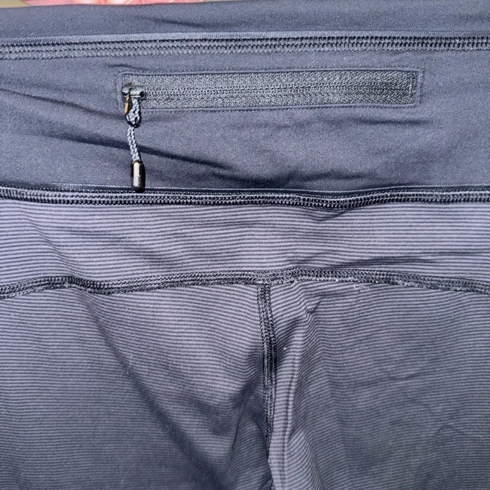 Lululemon Black and Grey Cropped Pinstriped Athletic Leggings Size 4